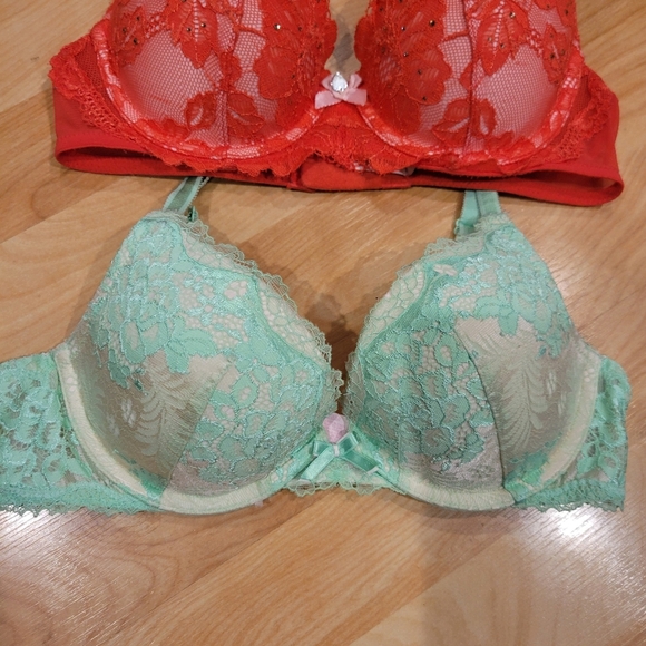 Victoria's Secret Red and Mint Underwire Lace Bra Bundle Size 32C - Picture 2 of 8